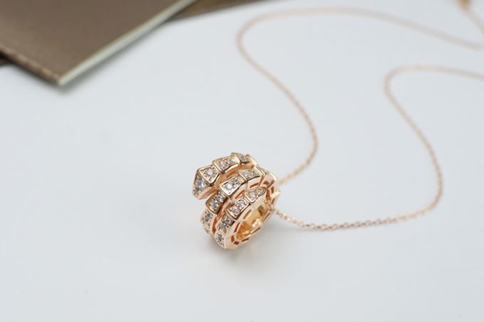 Bv1g*ai necklaces
